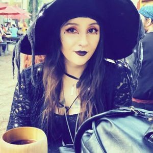 Meet your Posher, Victoria